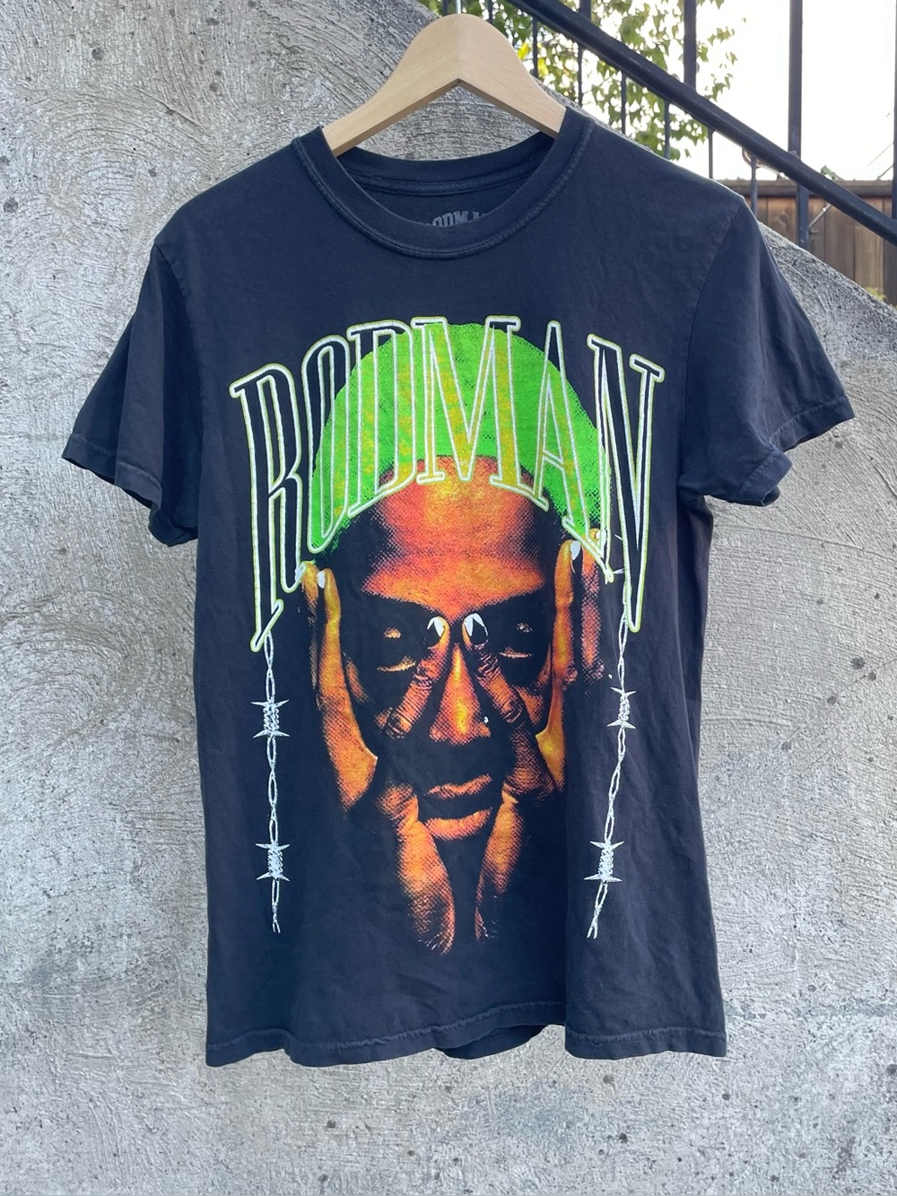 Dennis Rodman face graphic tee size small
